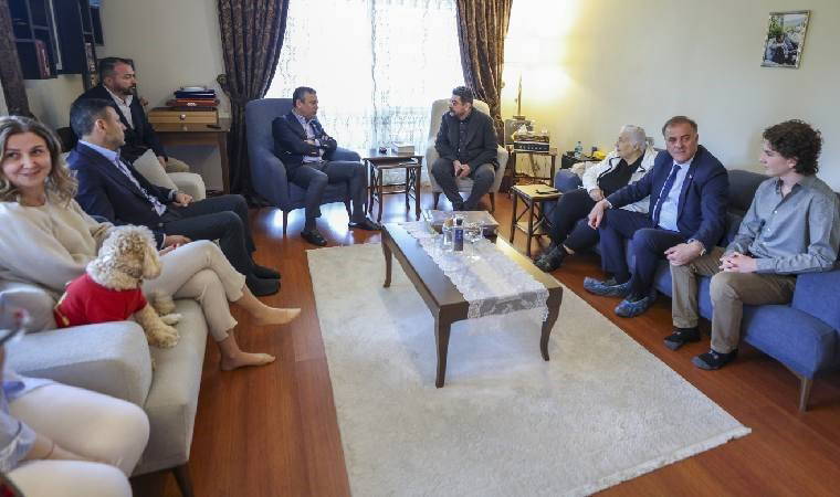 CHP lideri Özgür Özel'den, İPA Başkanı Buğra Gökce’nin ailesine ziyaret!