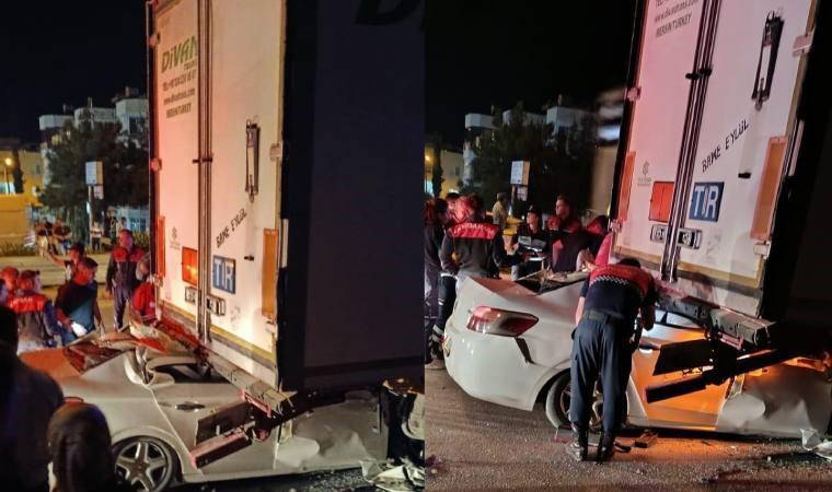 Mersin'de feci kaza... Otomobil, park halindeki TIR'a çarptı: 2 ölü!