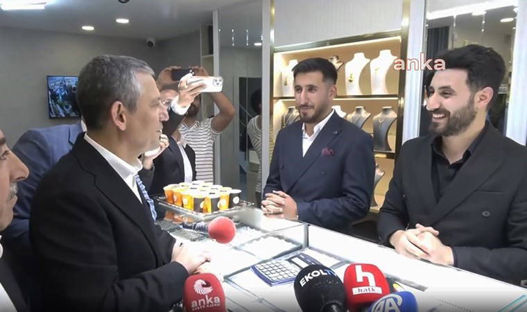 Özgür Özel'in Van'da kuyumcu esnafı ile diyaloğu gündem oldu: 'Bu hesabı Trabzon'da, Adana'da, Trakya'da da yaptım...'
