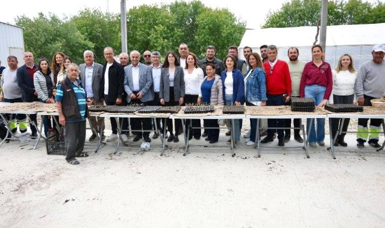 Çeşme Belediyesi’nden üreticiye 65 bin fide desteği