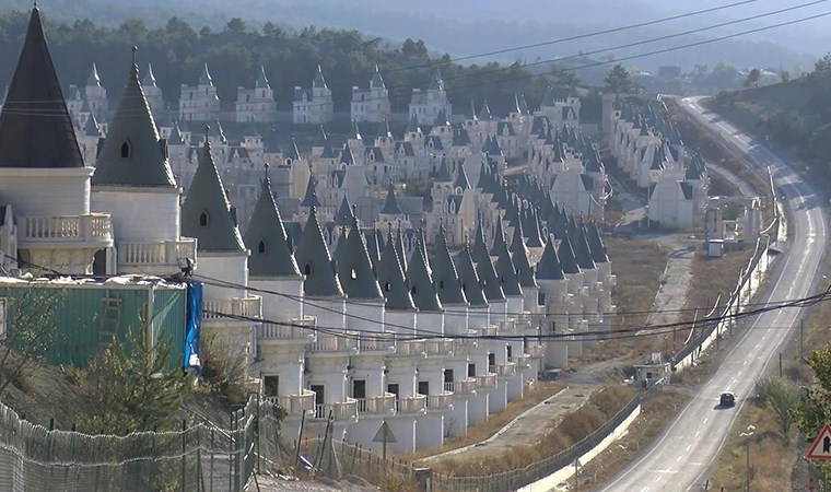 'Peri Masalı' diye tanıtılmıştı... İstanbul'daki dolandırıcılık soruşturmasında istenen cezalar belli oldu: 13 sanık hakkında 885 yıl hapis talebi