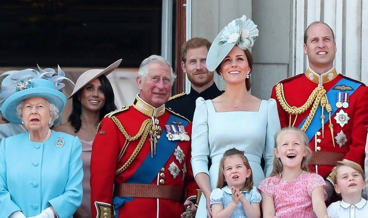 Prens Harry'den kraliyet ailesine zeytin dalı