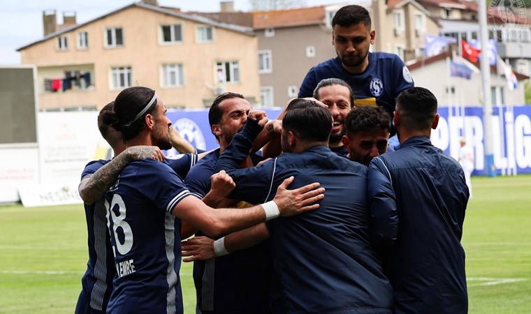 Serik Belediyespor ve Sarıyer, 1. Lig'de!