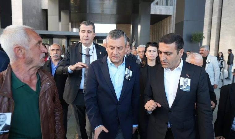 CHP lideri Özel'e fiziki saldırı dış basında