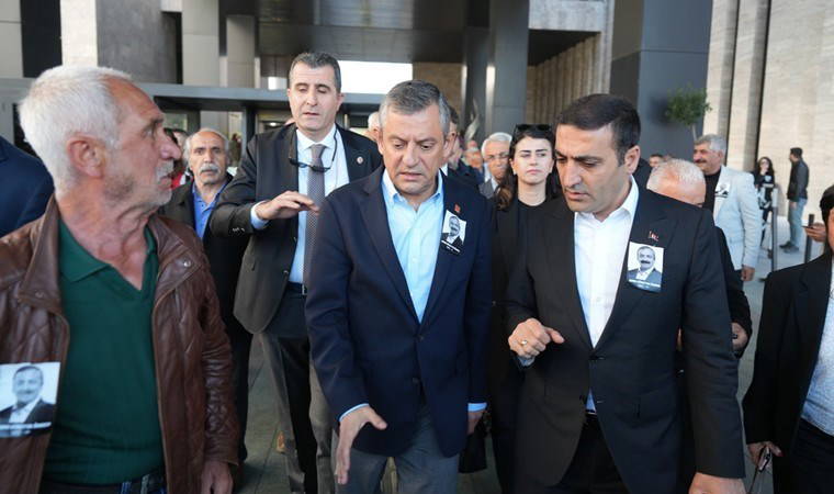 Özgür Özel'e yumruklu saldırıda yeni ayrıntılar... Makam aracı otoparka alınmadı, Emniyet'ten açıklama geldi