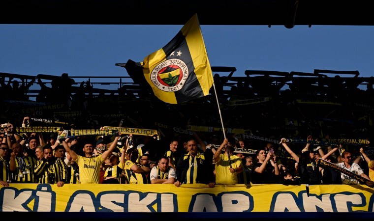 Fenerbahçe tribünlerinde 'Yönetim istifa' sesleri!