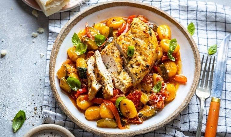 Fransa mutfağının zarafeti tabağınızda: Tavuklu Ratatouille Graten