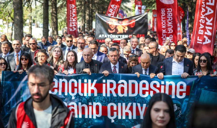 Ankara'da 'Üç Fidan' için anma yürüyüşü... Özgür Özel de katıldı!