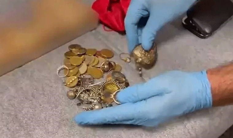 Valizde diş macunu tüplerine gizlenmiş tarihi eserler ele geçirildi