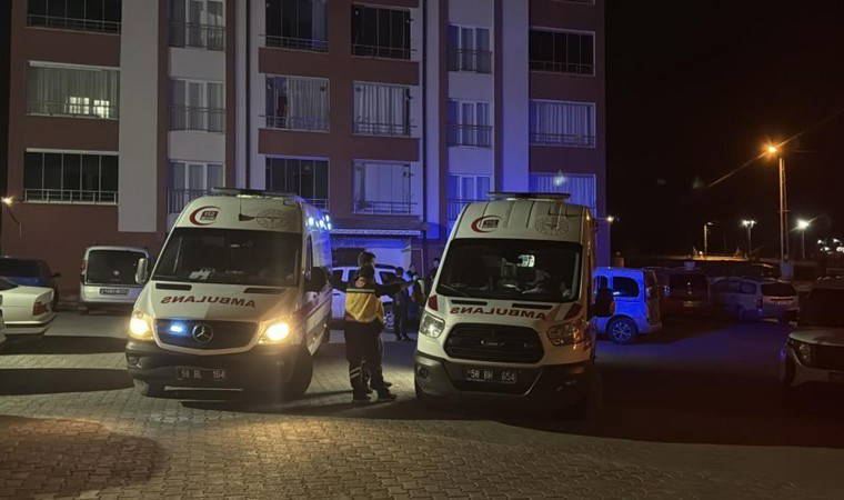 İki kardeş boğazları kesilmiş olarak ölü bulundu