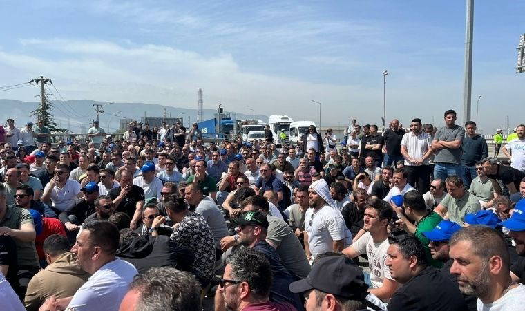 'Sefalet zammı' istemeyen TÜPRAŞ işçilerine polisten biber gazı!