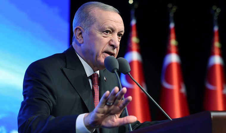 'Kutuplaştırmadan' şikayet etti, muhalefeti hedef aldı