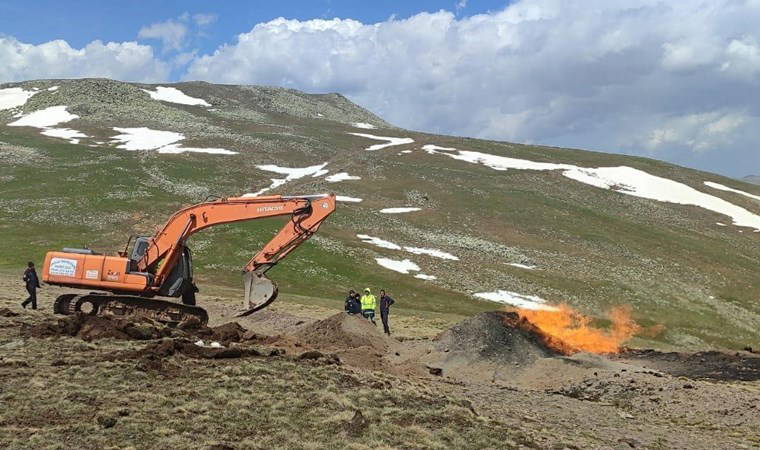 Sivas'ta doğalgaz boru hattında yangın çıktı!