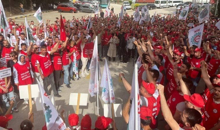 Birleşik Metal-İş'ten kapanma sürecinde olan Accuride Wheels Jant Fabrikası önünde eylem: 'Çok uluslu şirketlere peşkeş çekiliyor!'
