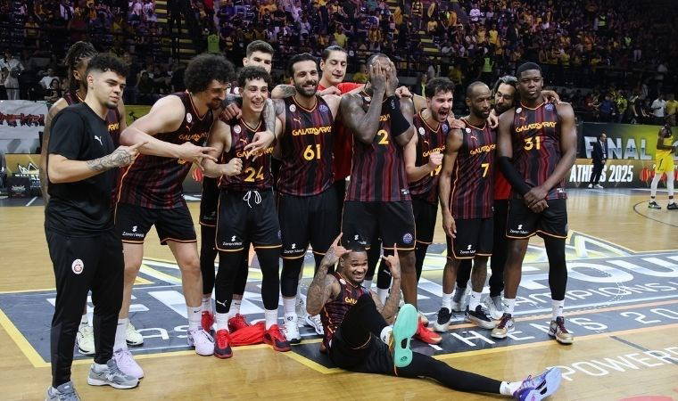 Atina'da muhteşem geri dönüş! Galatasaray Şampiyonlar Ligi'nde güle oynaya finalde!