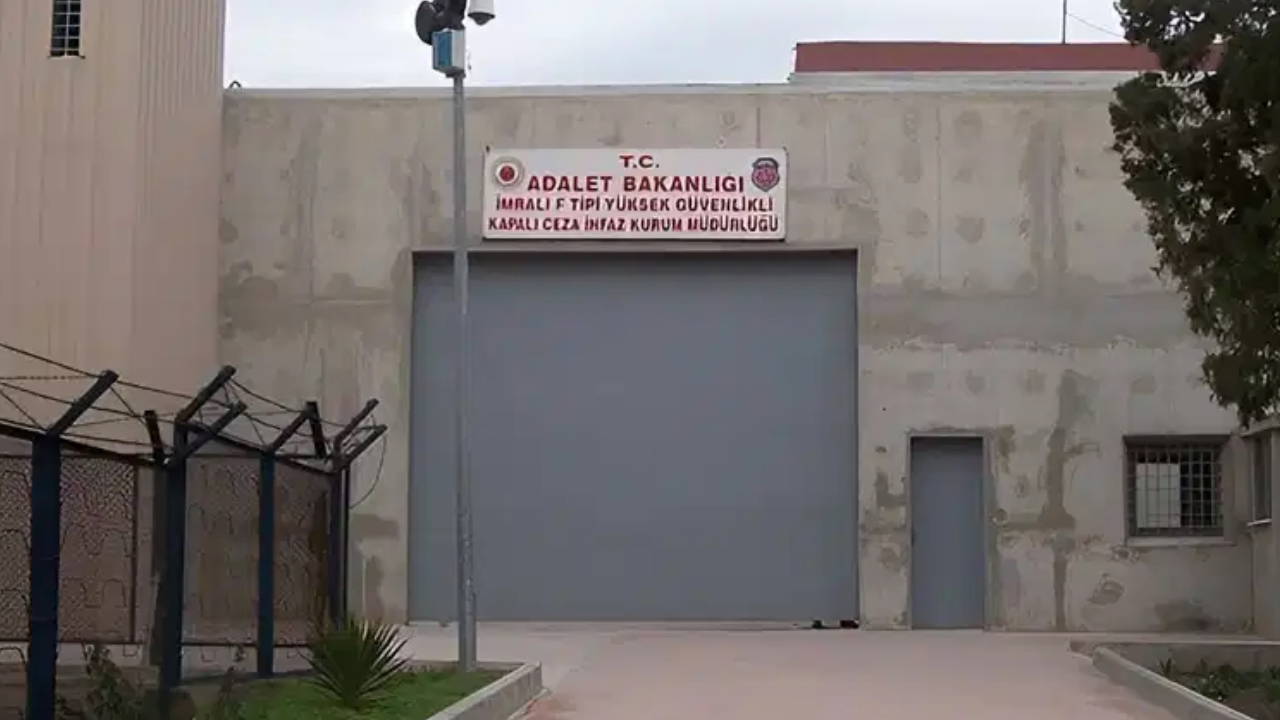 Son Dakika... DEM Parti İmralı Heyeti'nin Öcalan'la görüşmesi sona erdi