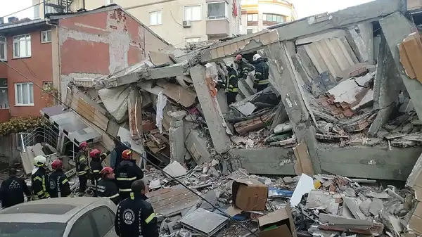 Son dakika... Gebze'de 6 katlı bina çöktü: Enkaz altında kalanlar var!