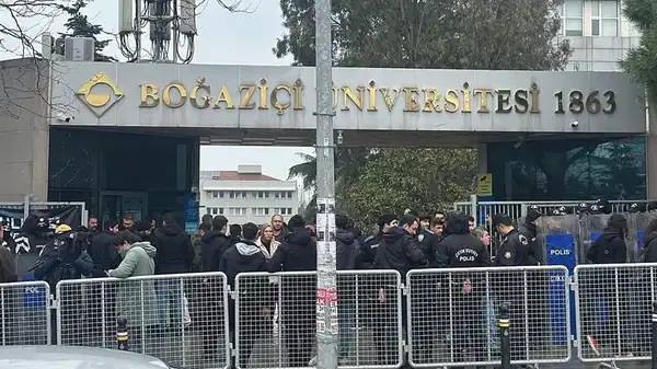 Erdoğan gelecek diye kampüs kapatılmıştı... Boğaziçi'nde gözaltına alınan 2 öğrenci için karar verildi!