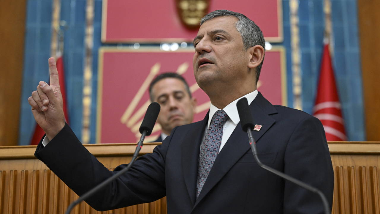 İBB iddianamesi açıklanırken Özel'den kürsüde 'İmamoğlu' mesajı