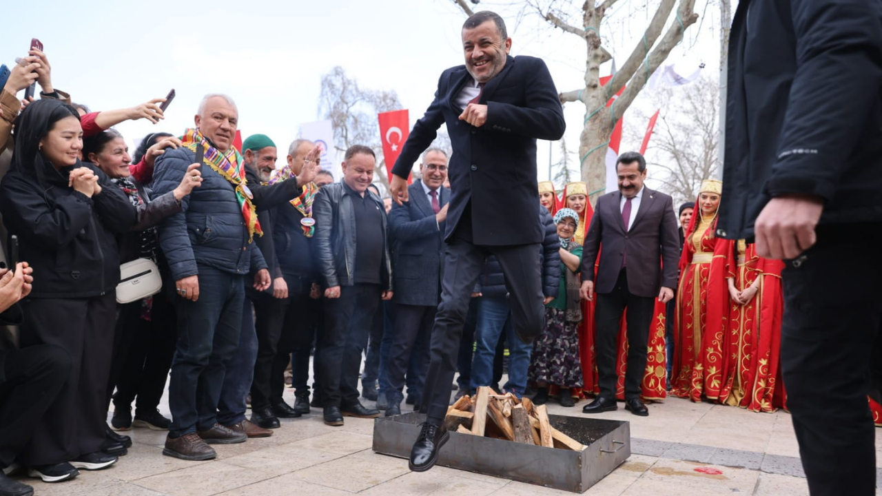 Denizli’de Nevruz coşkusu: Bahara görkemli “Merhaba”