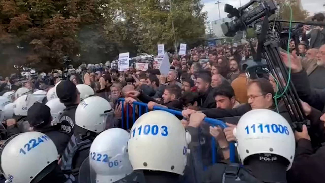 Ankara Adliyesi'ne yürümek isteyenlere polis engeli!