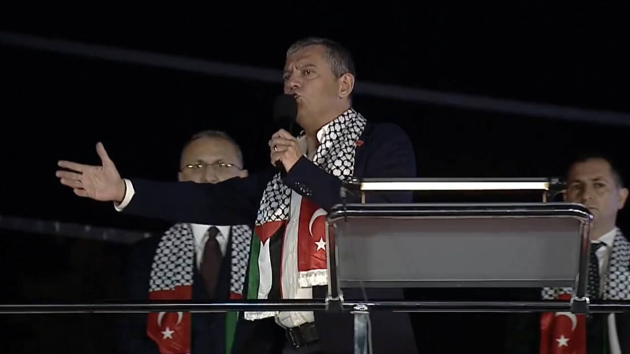 CHP'den Trump-Erdoğan görüşmesi öncesi Filistin'e destek mitingi... Özgür Özel'den iktidara sert sözler: 'Erdoğan, ülkenin itibarını da harcıyorsun!'