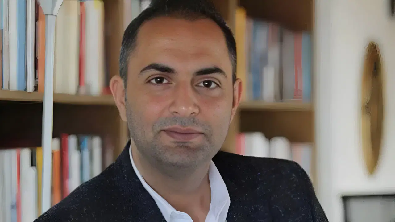 Son dakika... Yazarımız gazeteci Murat Ağırel gözaltına alındı!