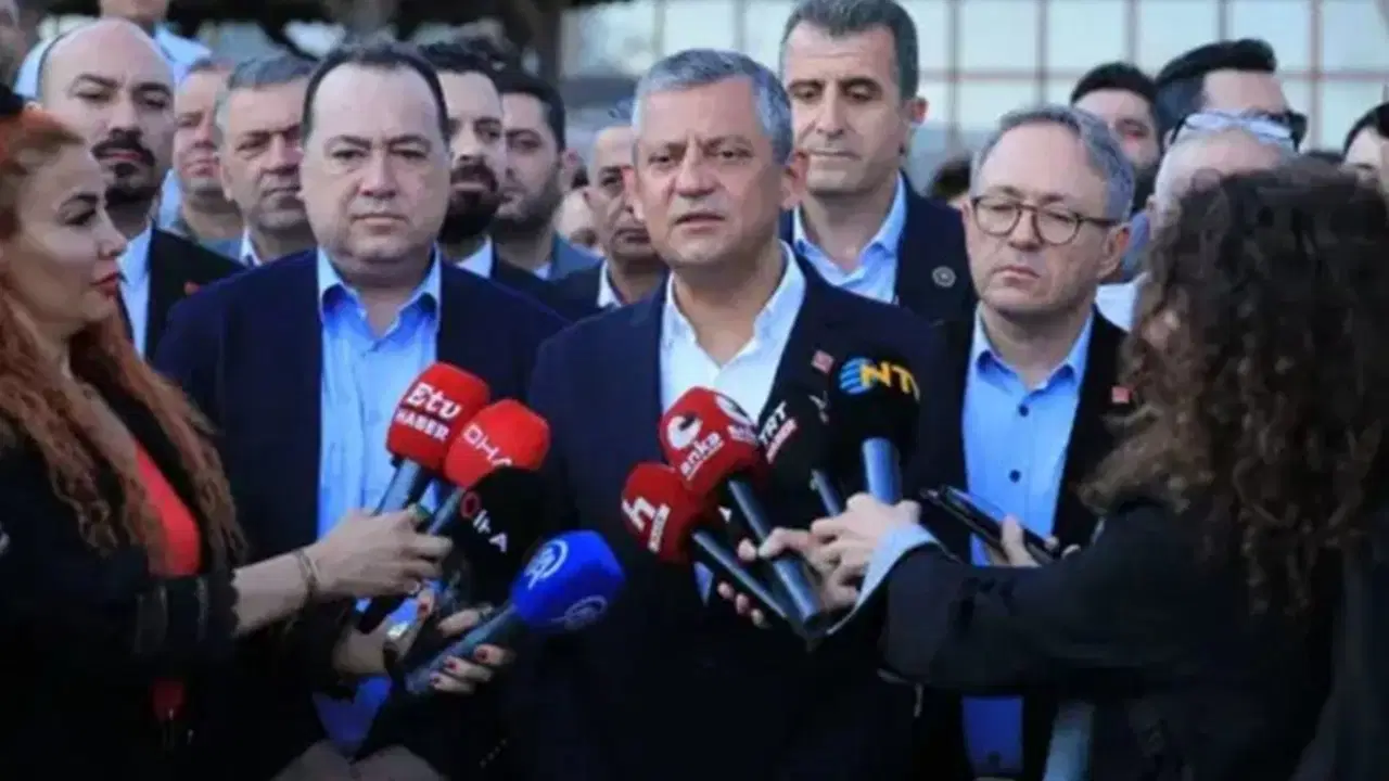 Son Dakika... CHP'de 'olağanüstü kurultay' için kritik süreç başladı... Özgür Özel: 'İlk imzalar atıldı'