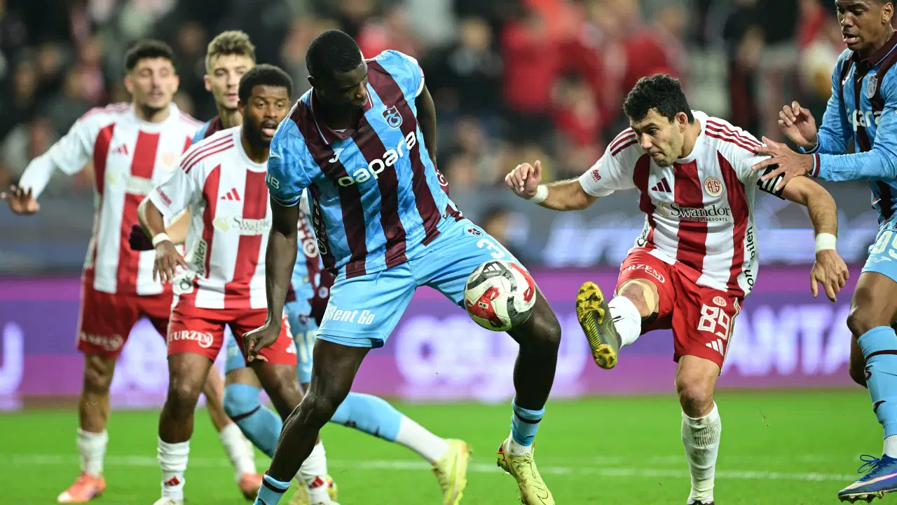 Antalya'da kazanan çıkmadı: Antalyaspor 1-1 Trabzonspor