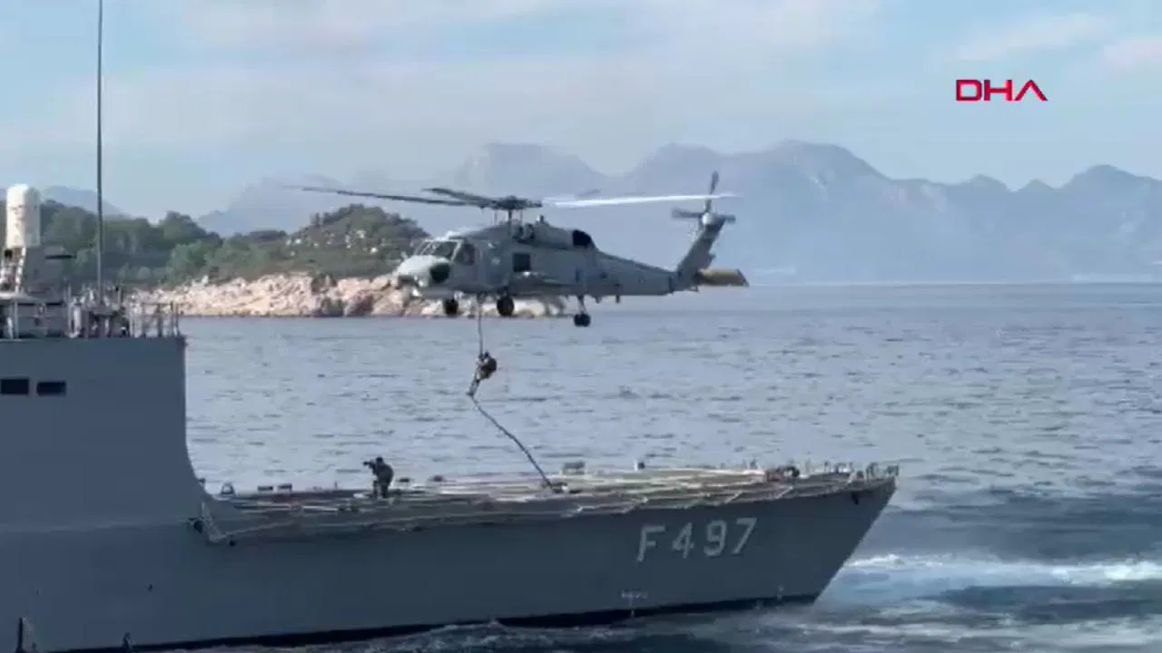 MSB'den açıklama: Askeri helikopter acil iniş yaptı!