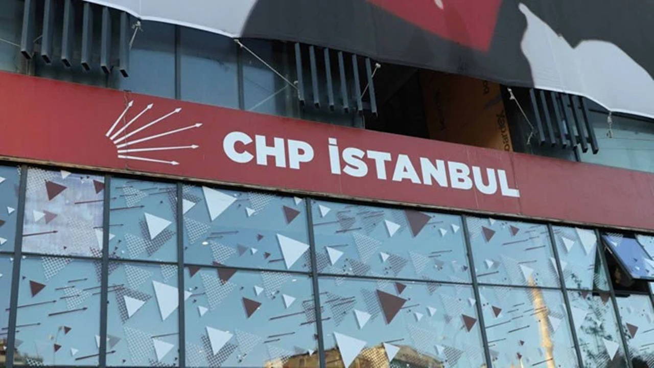 İBB'ye operasyonun ardından CHP İstanbul İl Başkanlığında olağanüstü toplantı