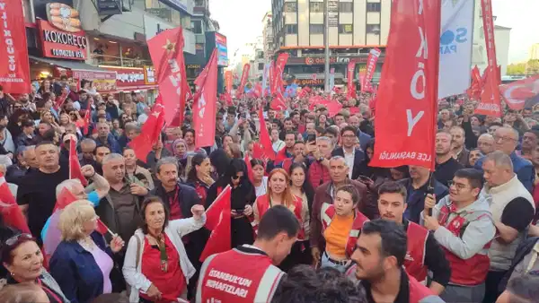CHP Genel Merkezi polis müdahalesiyle tahliye edildi... İstanbullular sokağa akın etti!