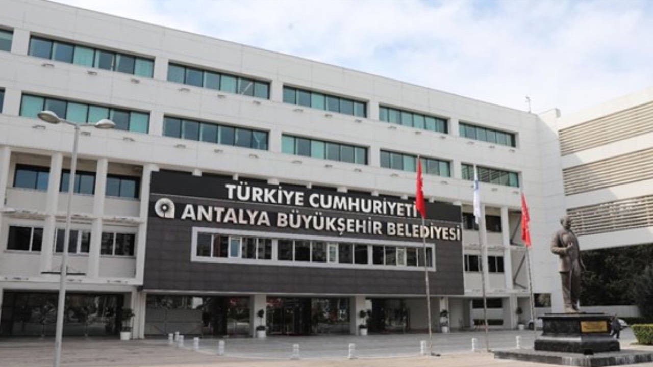 CHP'nin mitingi öncesi Antalya Büyükşehir Belediyesi'ne bir operasyon daha