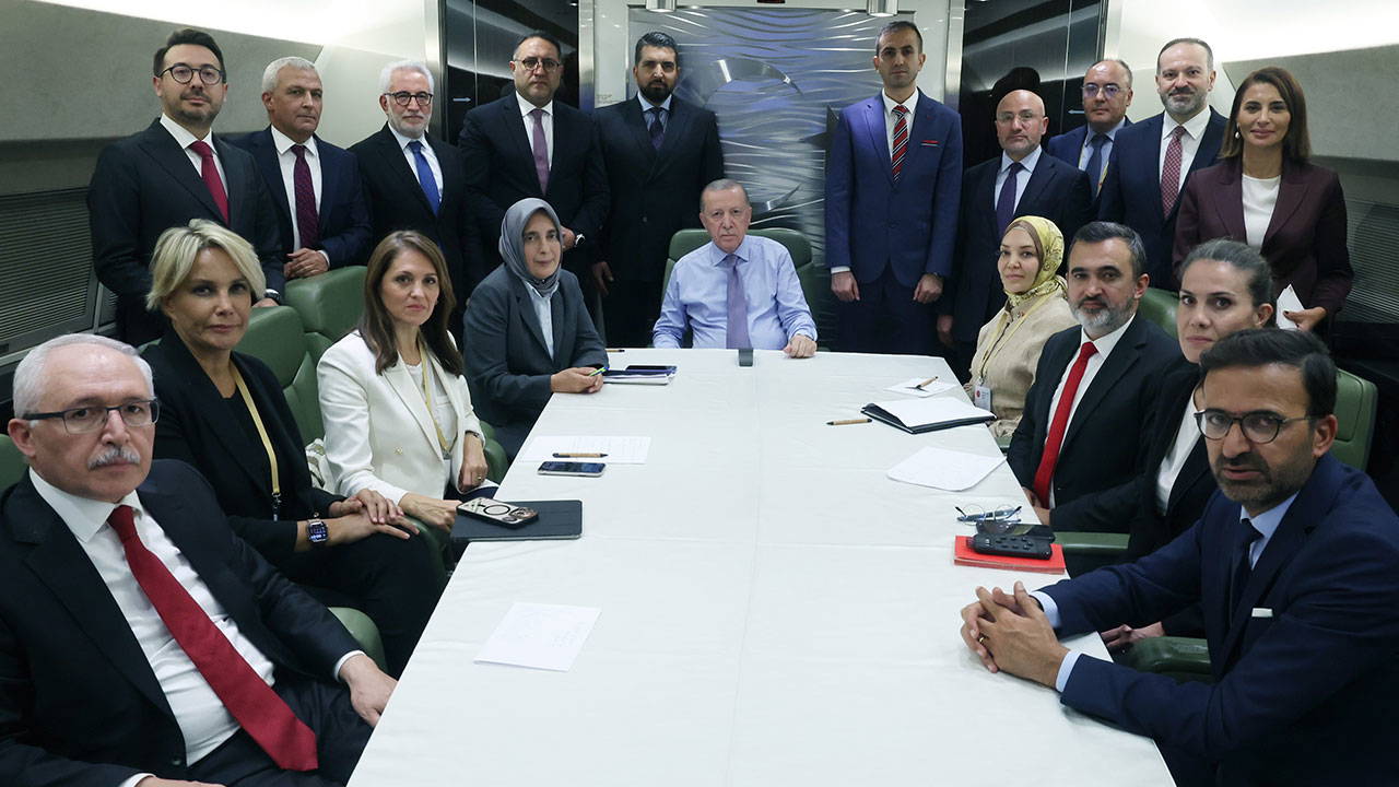 Erdoğan'dan Mısır dönüşü 'Mehmetçik' ve 'belediyeler' açıklaması