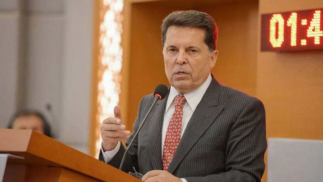 Ahmet Özer'e takipsizlik kararı 