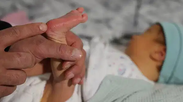 Topuk kanı aldırmadılar: Bebeklerine kayyım atanabilir!