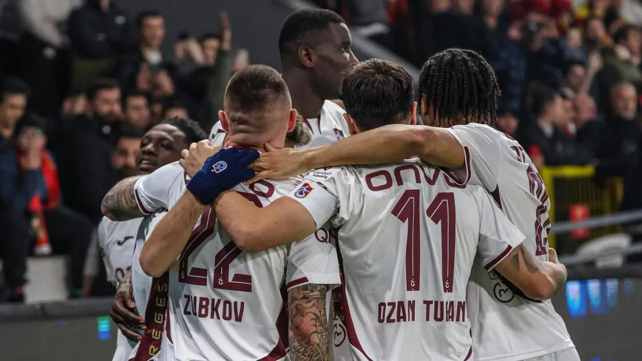 Zirve yarışına tutundu