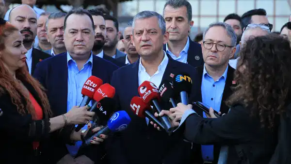 Son dakika... Özgür Özel'den 'yeni parti' sorusuna yanıt: 'Şu aşamada kimse...'