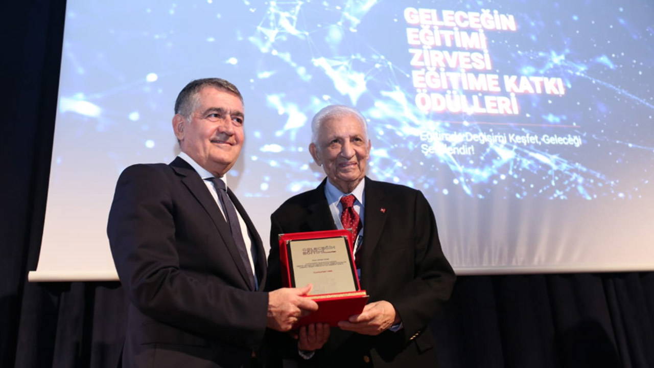 Cumhuriyet’ten ‘Geleceğin Eğitimi’ zirvesi!