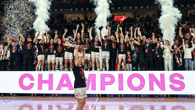 Tarihinde bir ilk...