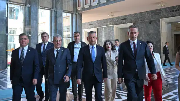 YENİ Parti’nin tartışması gereken temel soru üzerine
