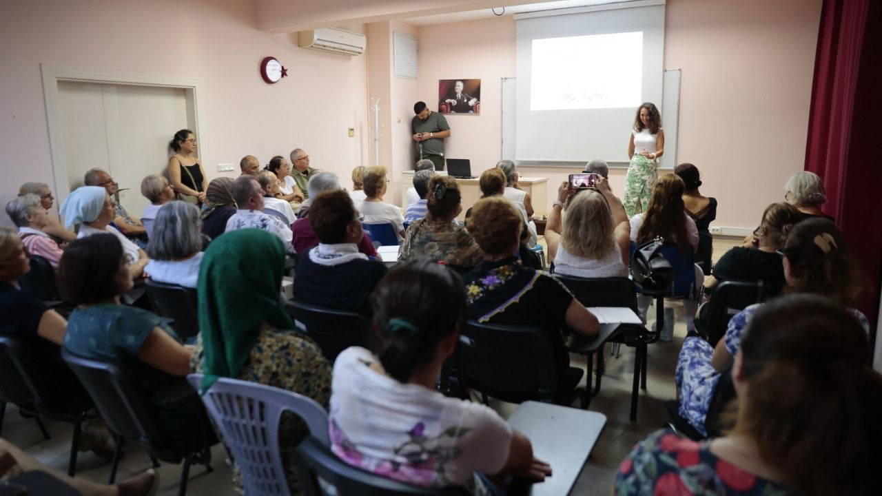 Konak’ın İleri Yaş Merkezi’nde kuşaklararası iletişim semineri