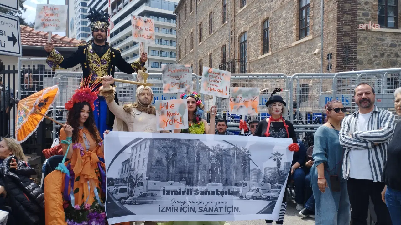 Meslek Fabrikası direnişine sokak sanatçılarından destek: 'Meslek Fabrikası siyasi çekişmelere alet edilmemeli'