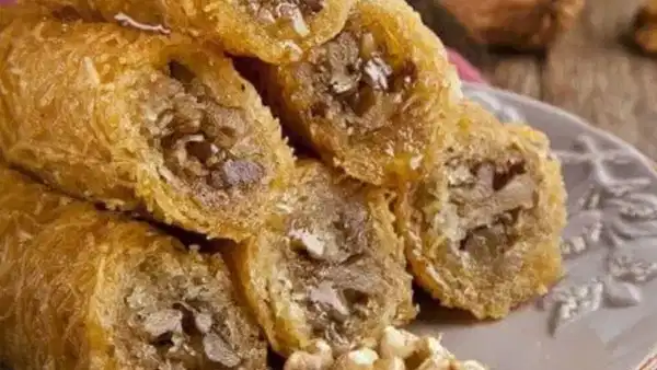 Şerbetli tatlıların gözdesi: Evde çıtır kadayıf sarma tarifi