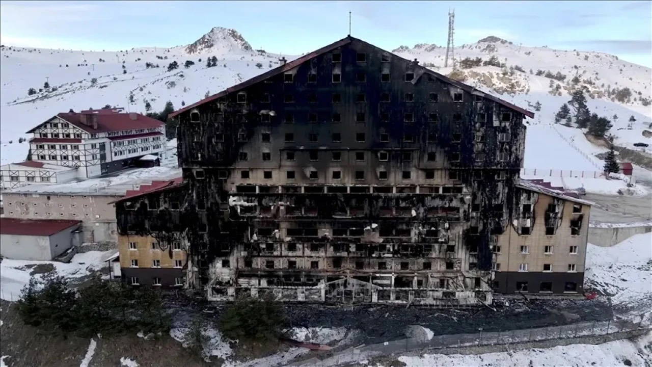 Otel yangınında oğlunu kaybeden Danıştay 6. Daire Başkanı'ndan Turizm Bakan Yardımcısına soruşturma izni verilmemesine tepki