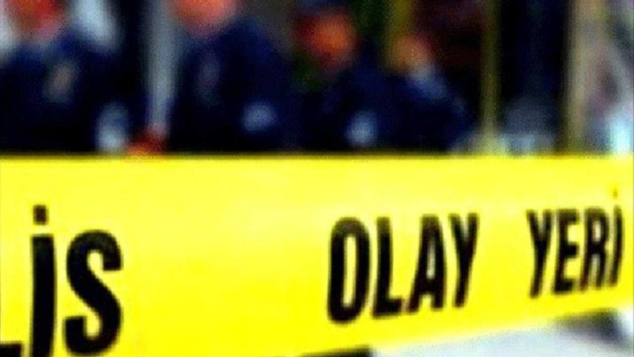 Esenler'de bir kişi bankanın güvenlik görevlisini bıçakladı