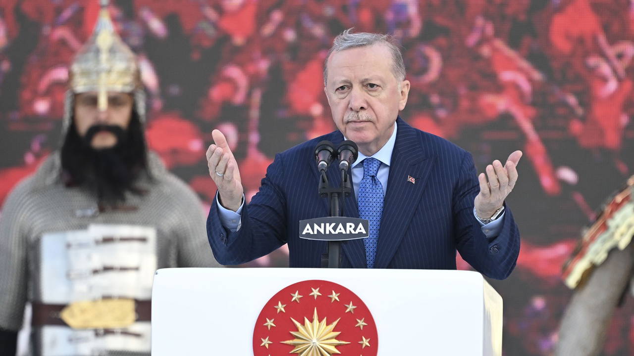 Erdoğan'dan 15 Temmuz'da 'FETÖ' açıklaması: 'Tamamen söküp atamadık'