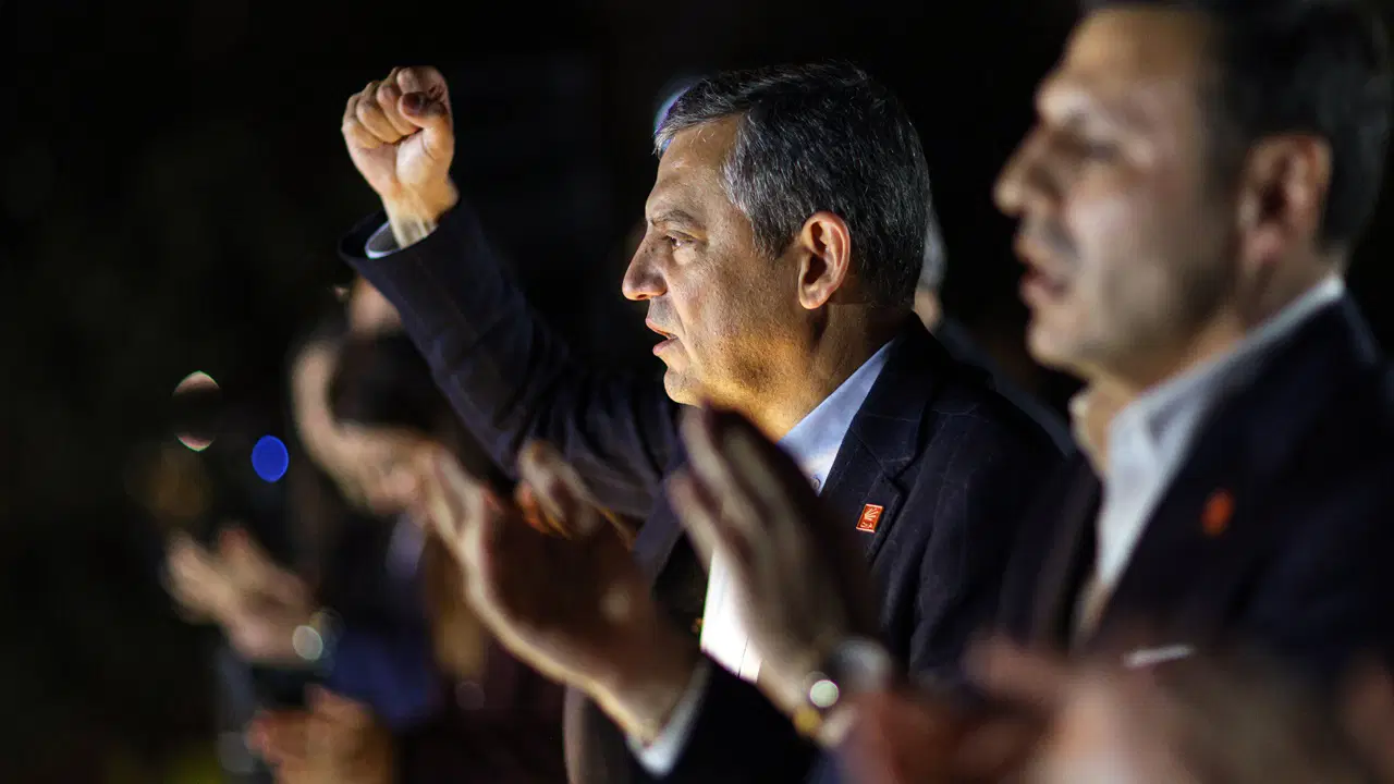 Özgür Özel'den sert çıkış: '23 yıllık iktidarın sonunda...'