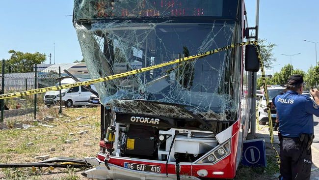 Ankara'da belediye otobüsü kaza yaptı