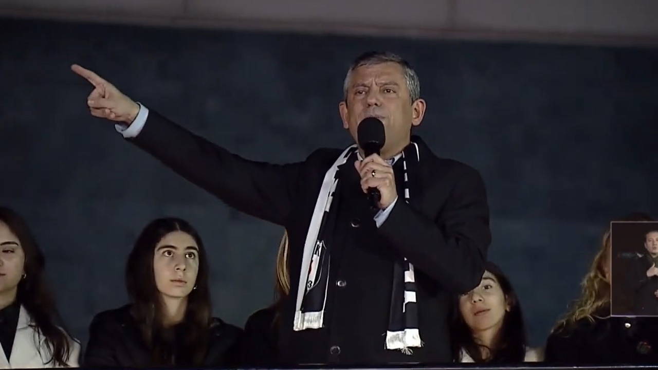 Özgür Özel'den dikkat çeken 'Akın Gürlek' mesaj!